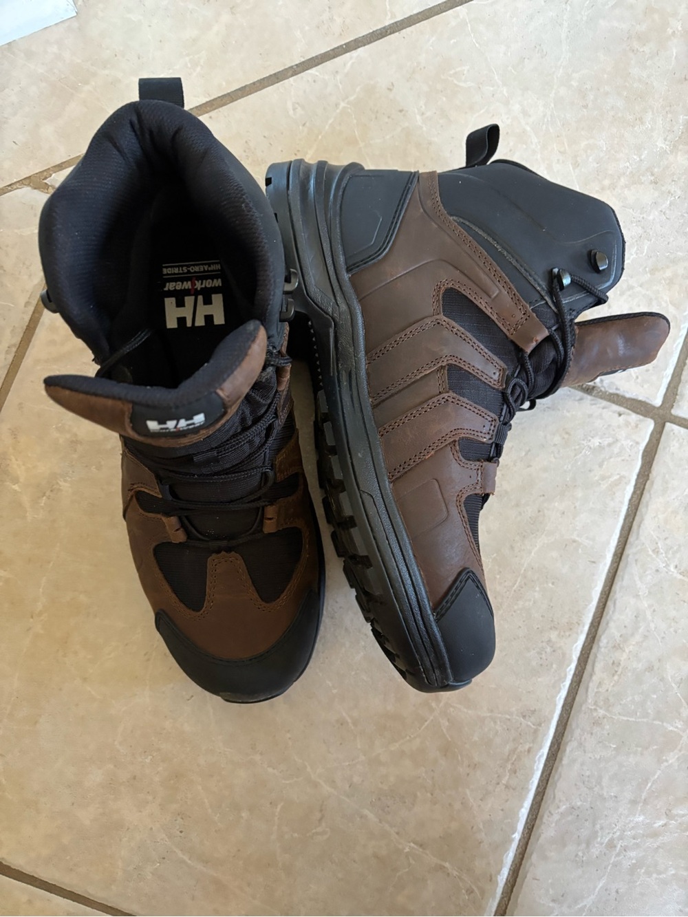 Helly Hansen Oslo Waterproof Hiker /Men's Work Boots - sz 10 wide